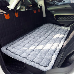 Tapis chien AEEISHOMEREFORM sur siège arrière, protection et confort.