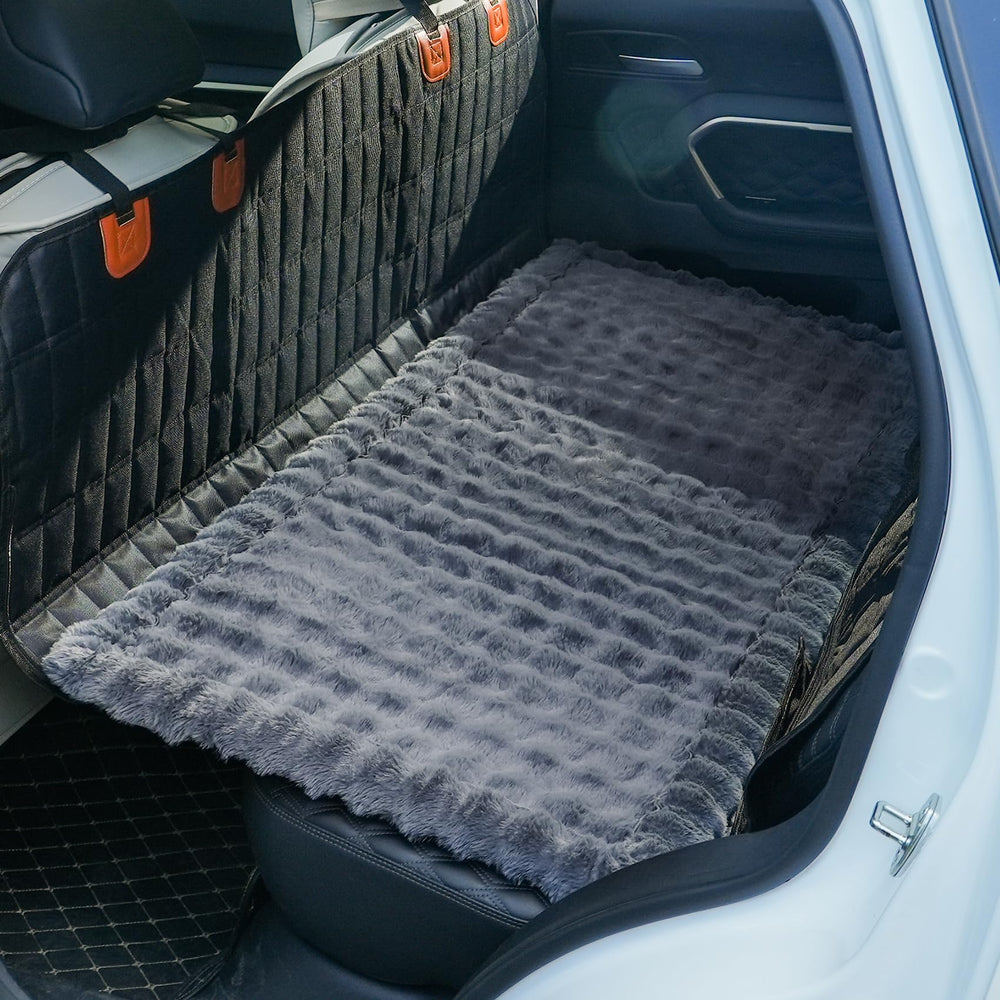 AEEISHOMEREFORM tapis-dodo-chien-vehicule-doux: douceur et practicite des trajets.