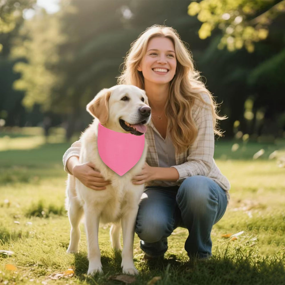 Bandana Agroon rose XL porté, cadeau idéal pour animaux et fêtes.