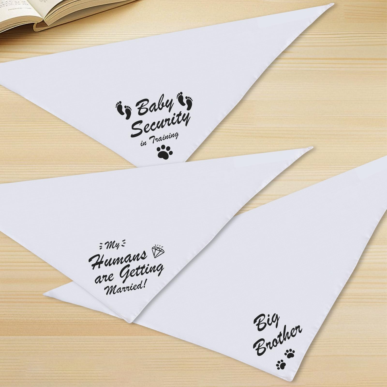 Bandana triangulaire réversible Agroon, pratique pour les promenades et les photos.