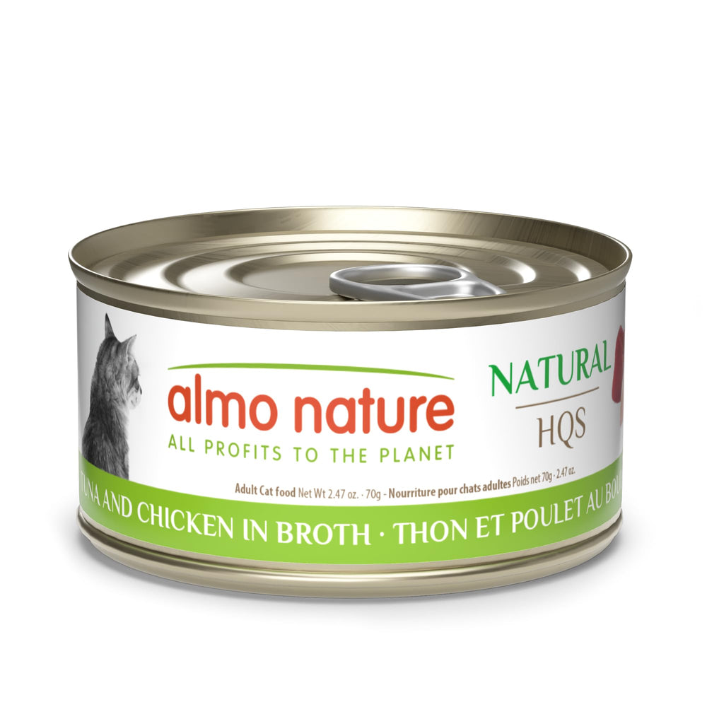 Almo Nature HQS pour chat : boîte ouverte montrant thon et poulet en bouillon, saveur appétente.