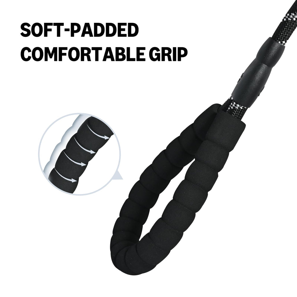 Attache solide Amazon Basics, clip fiable pour collier ou harnais.