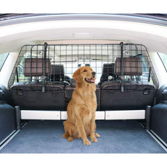 Barrière pour chien Amazon Basics reglable, sécurité accrue lors des trajets.