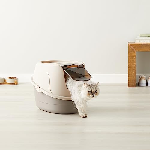 Boîte-litière Amazon Basics facile à nettoyer et à entretenir.