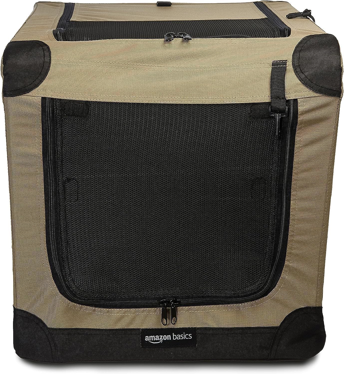 Amazon Basics cage-chien-en-tissu-doux fermetures zippées sécurisées, portes maintenues pendant les déplacements.