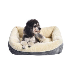 Lit Amazon Basics auto-chauffant anti-glisse pour chat ou chien, chaleur naturelle.