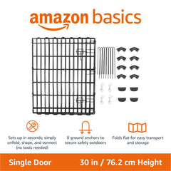 Enclos Amazon Basics composé de panneaux connectés pour chien.
