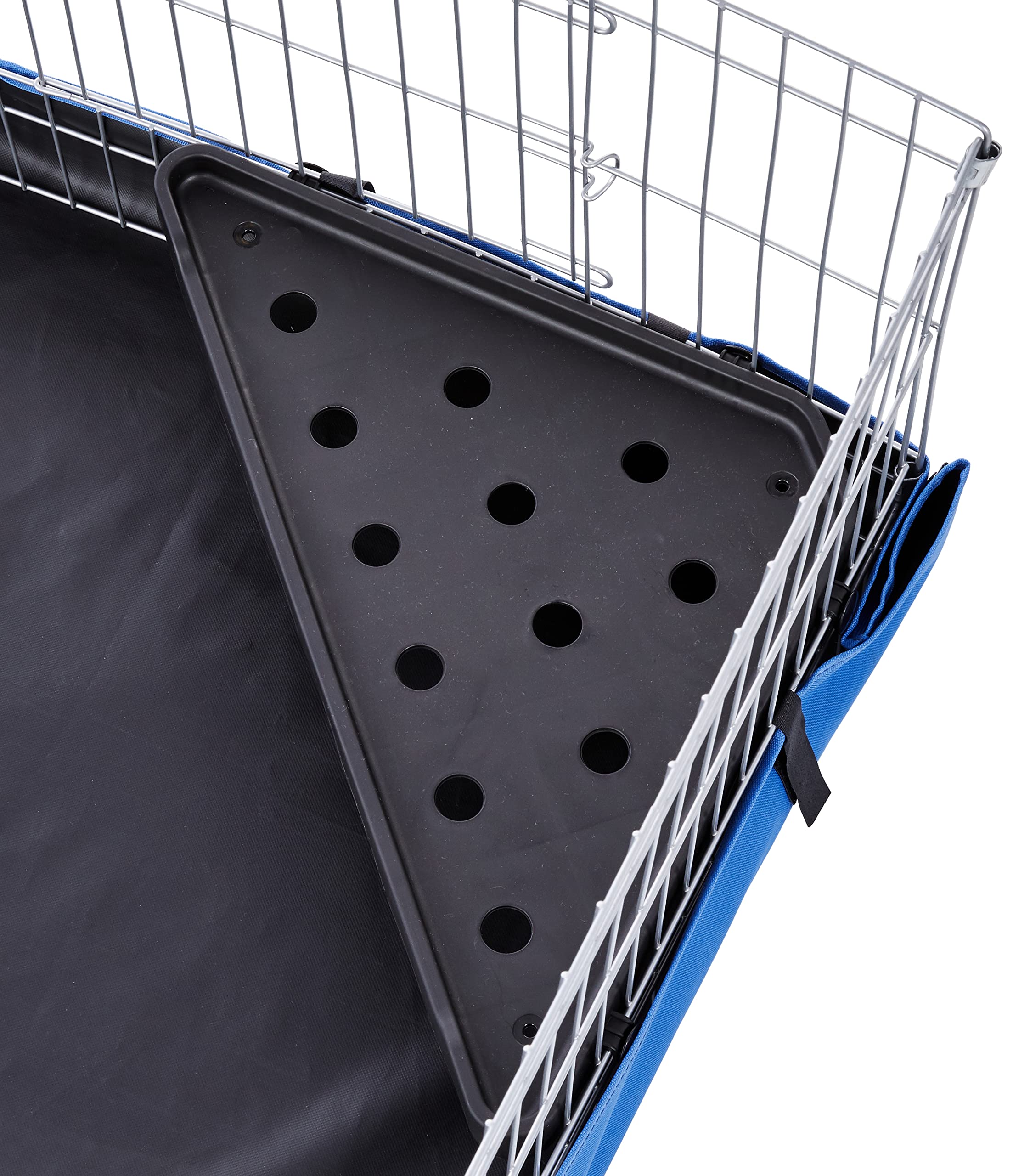 Surface texturée offre traction pour pattes délicates dans l'habitat Amazon Basics