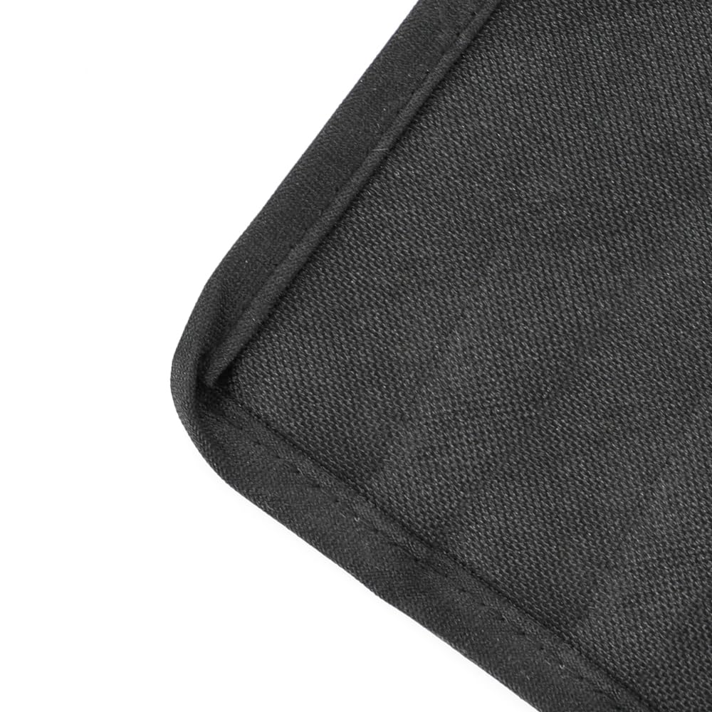 Matériau polyester robuste Amazon Basics pour durabilité et entretien facile.