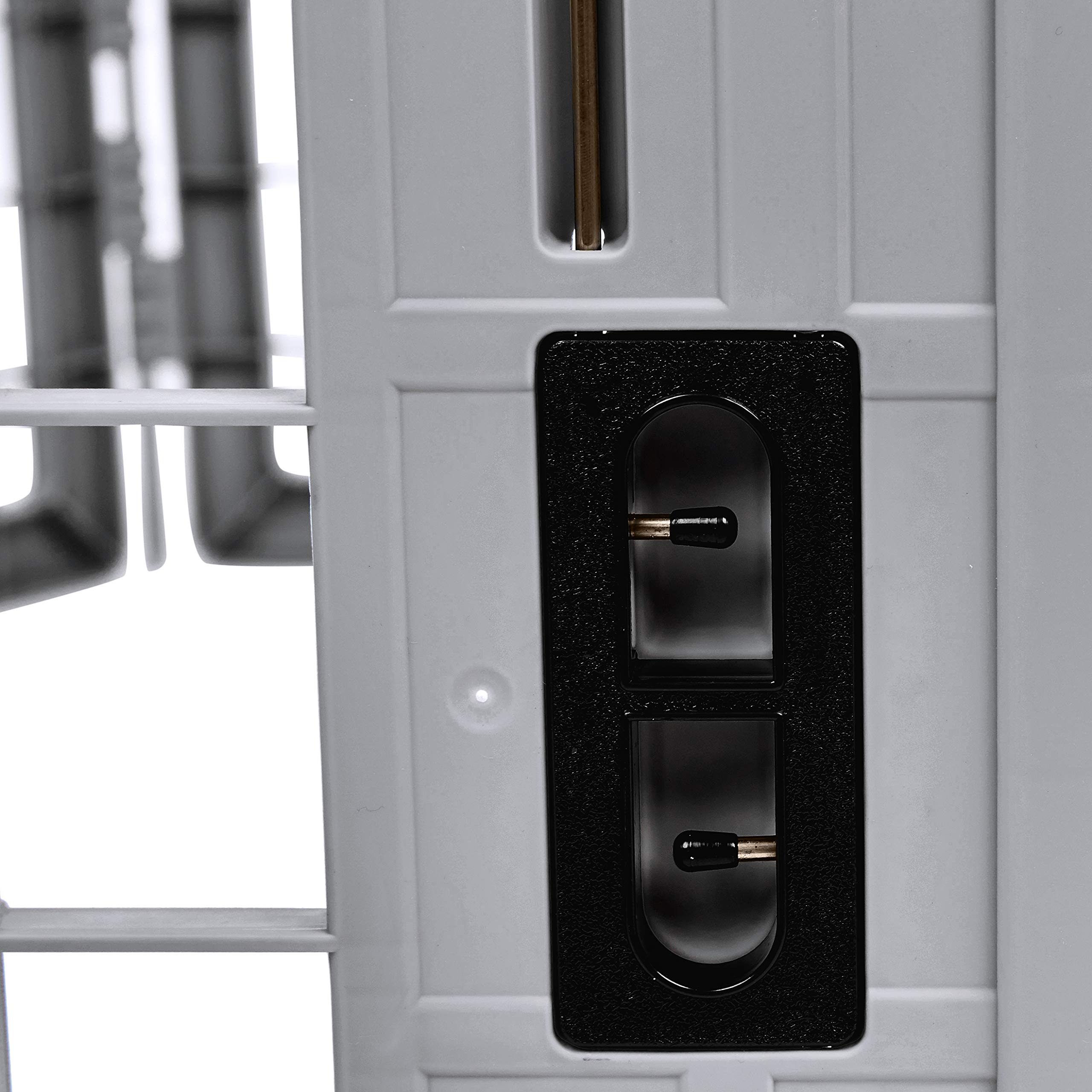 Amazon Basics parc utilisé en intérieur, design gris discret.