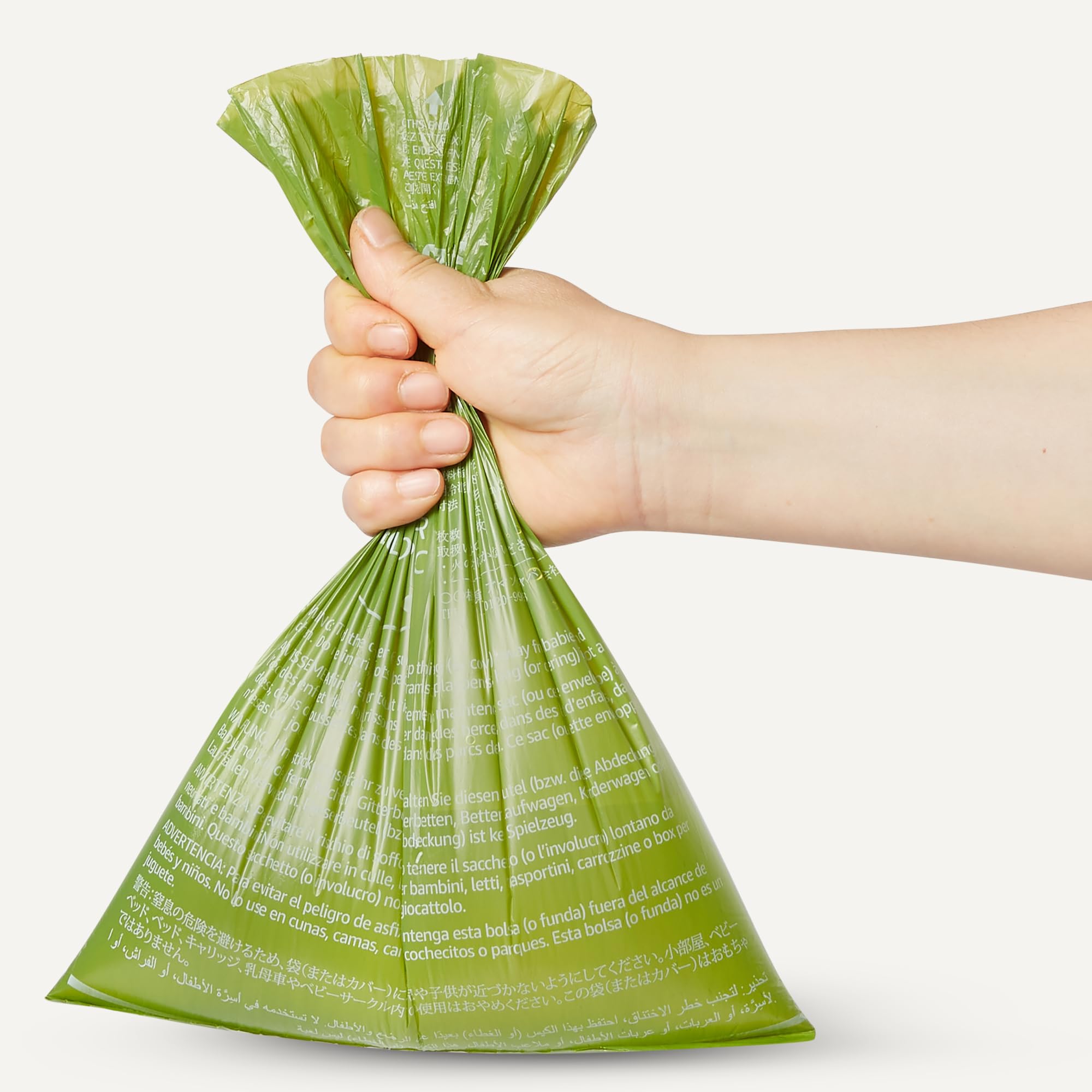 Amazon Basics Sacs à crottes recyclés, 70% plastique post-consommation, choix durable.