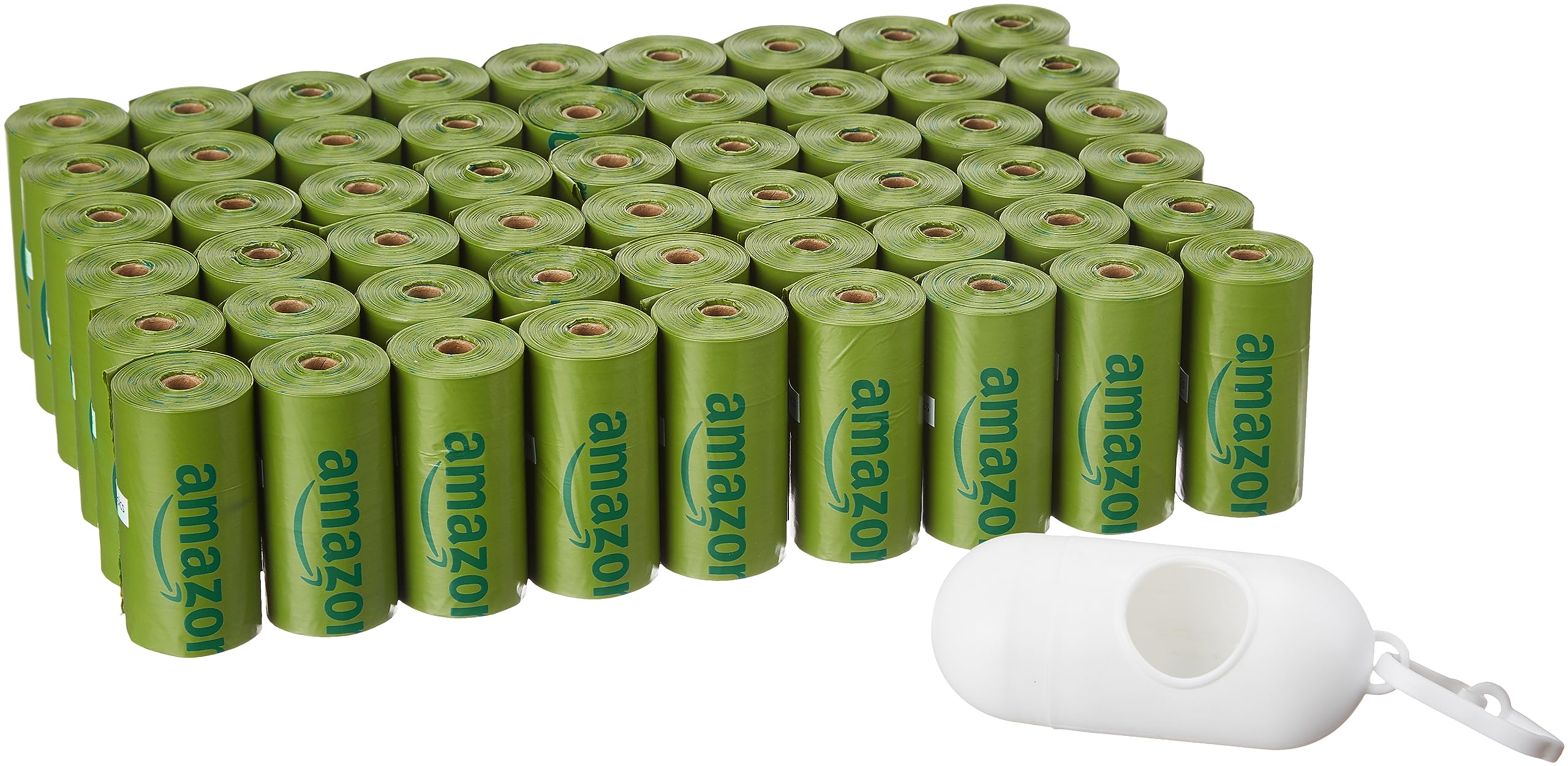 Sacs déjections Amazon Basics avec distributeur et parfum concombre, pratique lors des sorties.