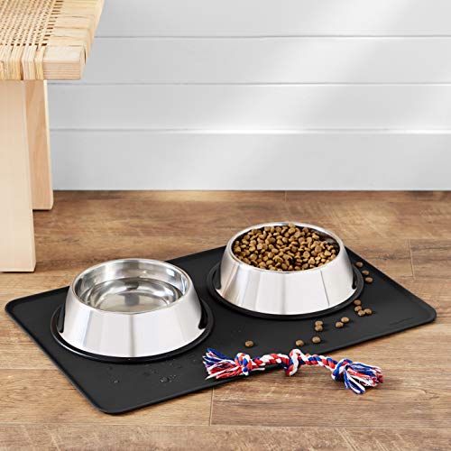 Amazon Basics protection du sol noir 24×16 pour nourriture et eau.
