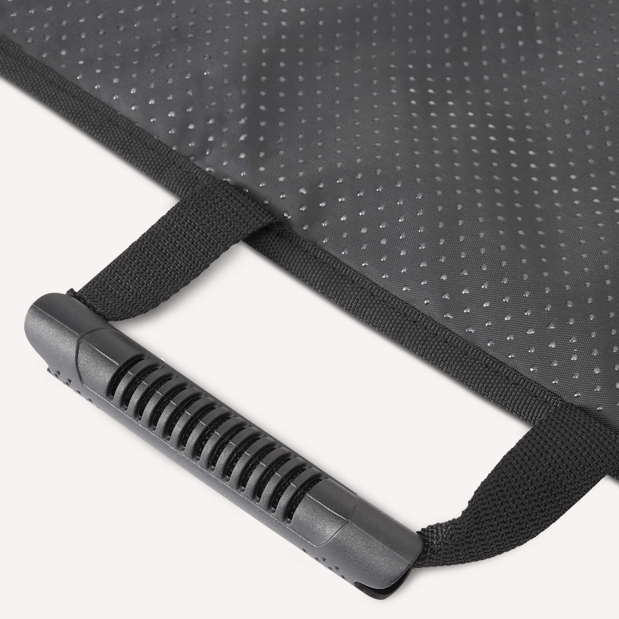 Amazon Basics tissu durable 600D résistant à l'usure et aux griffures.