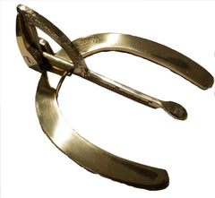 Angry Horse Forge mesure l’angle en degrés pour un ferrage aligné et fiable