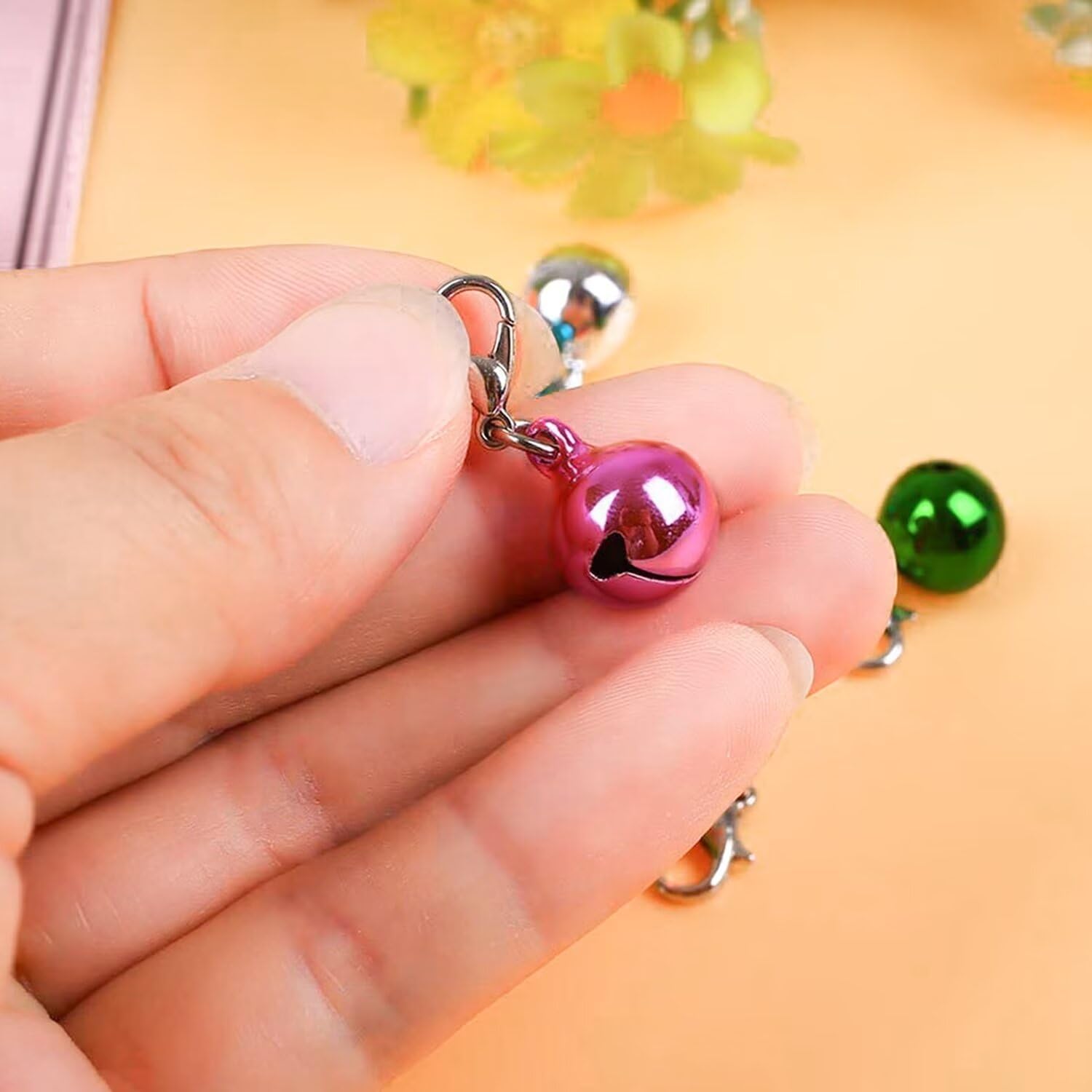 Accessoire Aoche: cloche métallique résistante et durable pour collier