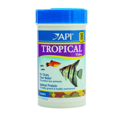 Flocons tropicaux API dans un conteneur pratique pour l’alimentation des poissons.