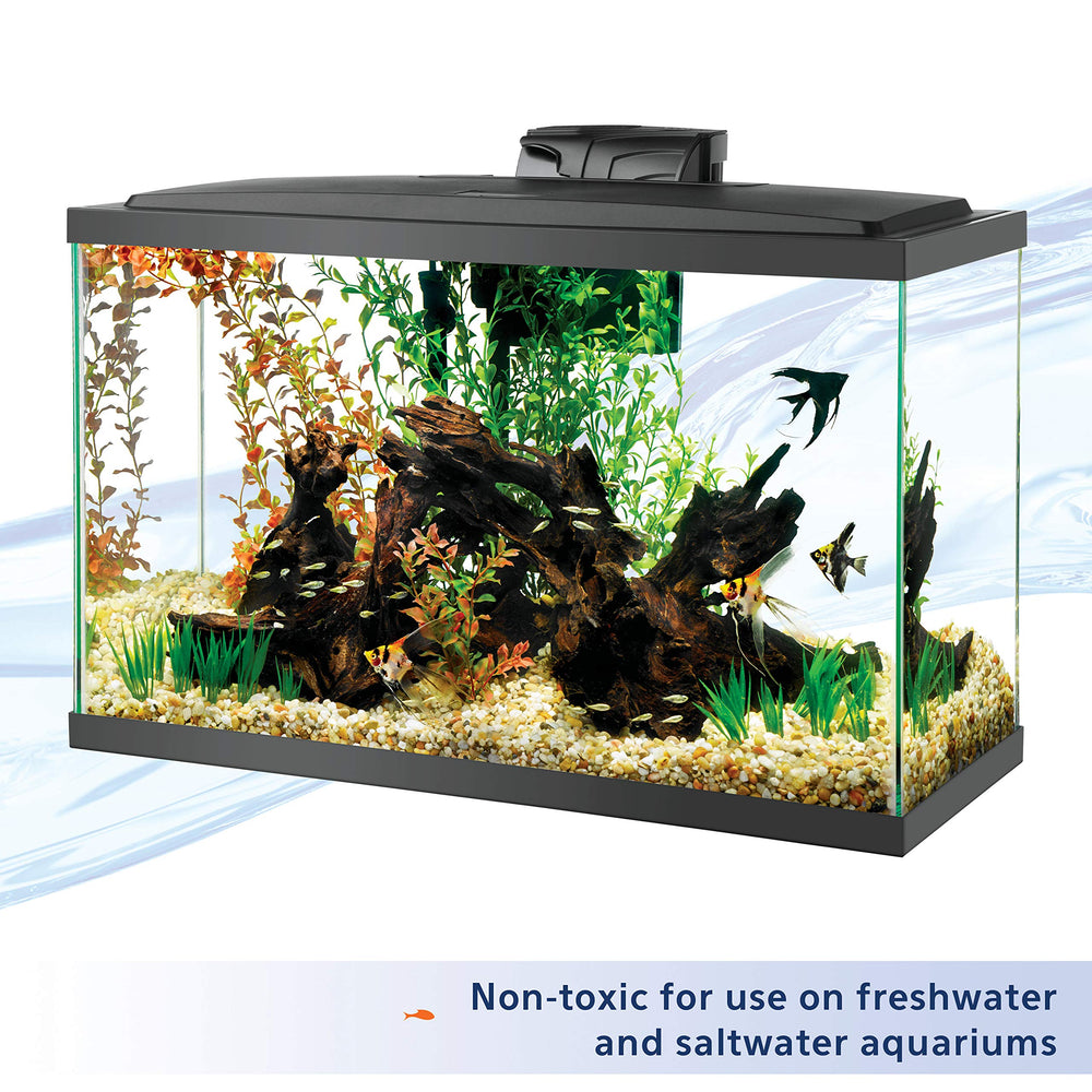 Joint scellé durable et flexible avec le mastic silicone clair d'Aqueon.