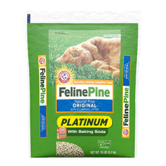 Arm & Hammer Feline Pine Platinum litière non agglomérante, sac ouvert, facile à verser.