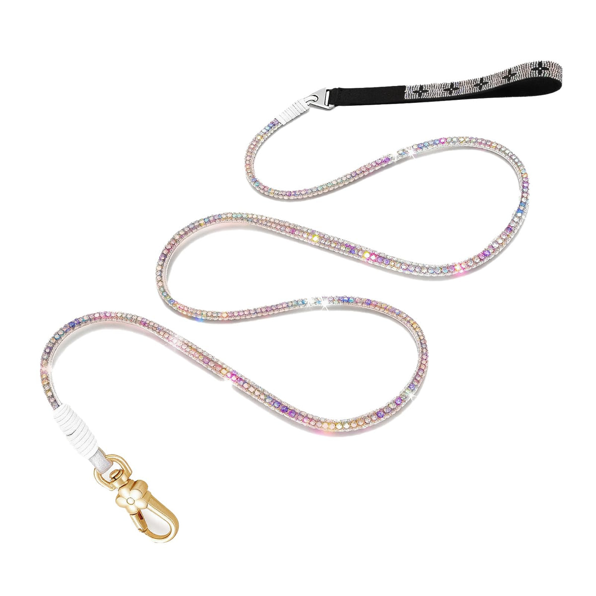 Laisse Atiansen avec diamants complets pour un style luxueux lors des promenades