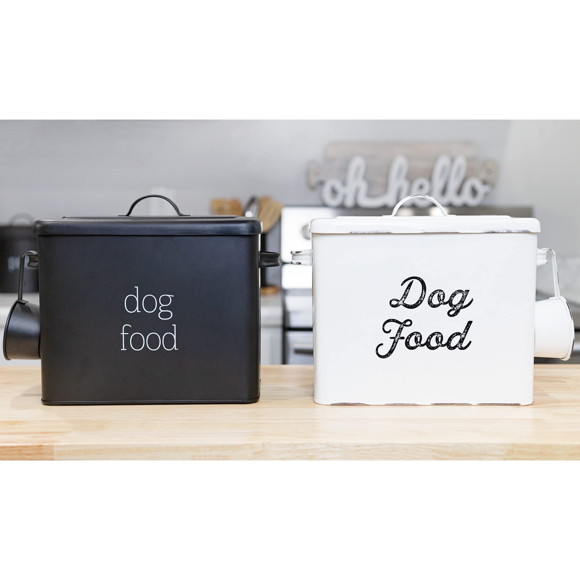 AuldHome Design Canister noir rétro – présentation sur plan de travail pratique et élégant.