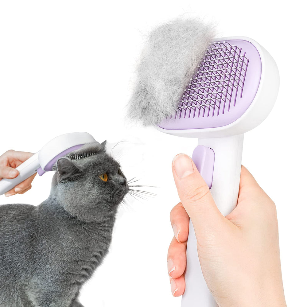 Brosse Aumuca anti-mue pour chats en action, brossage facilité.