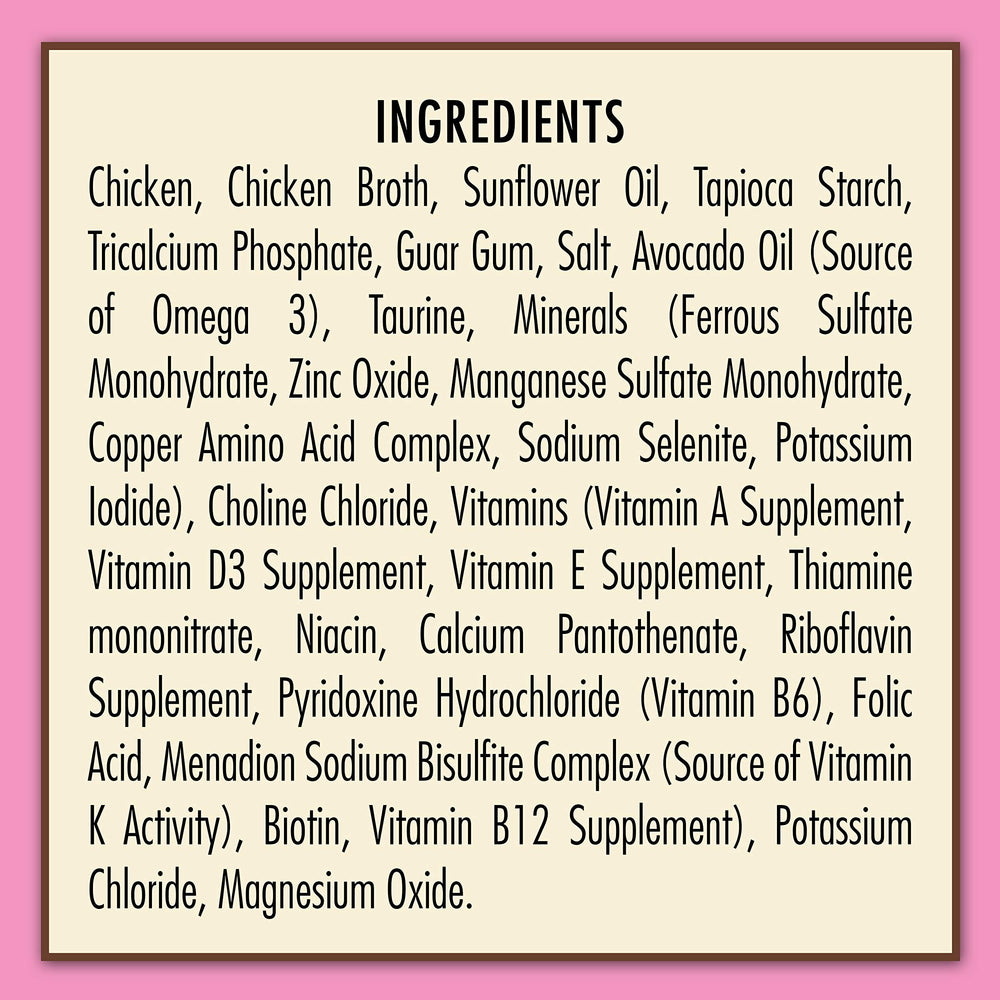 Chat dégustant la sauce savoureuse AvoDerm.