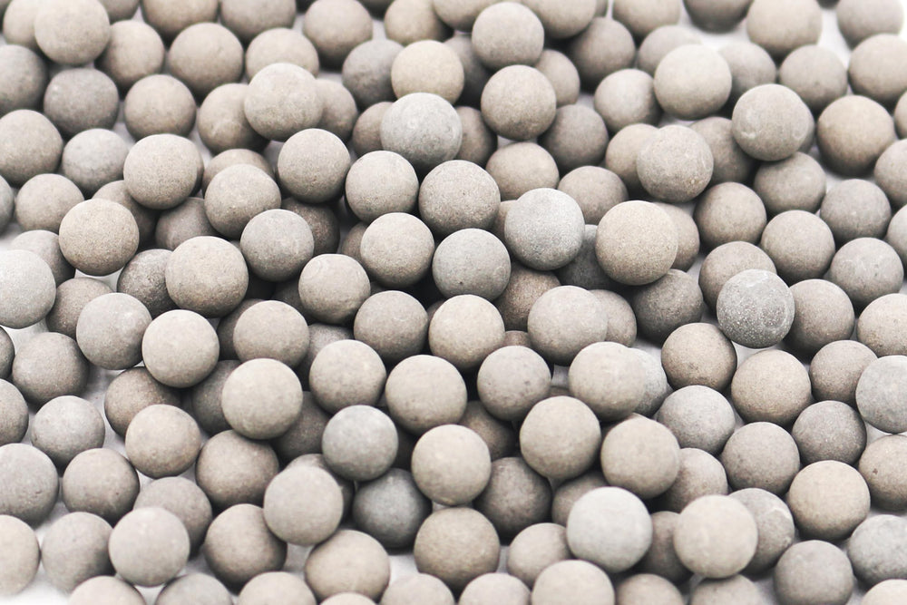 Awesome Aquatic: boules tourmaline améliorant la qualité d'eau pour crevettes et bettas.