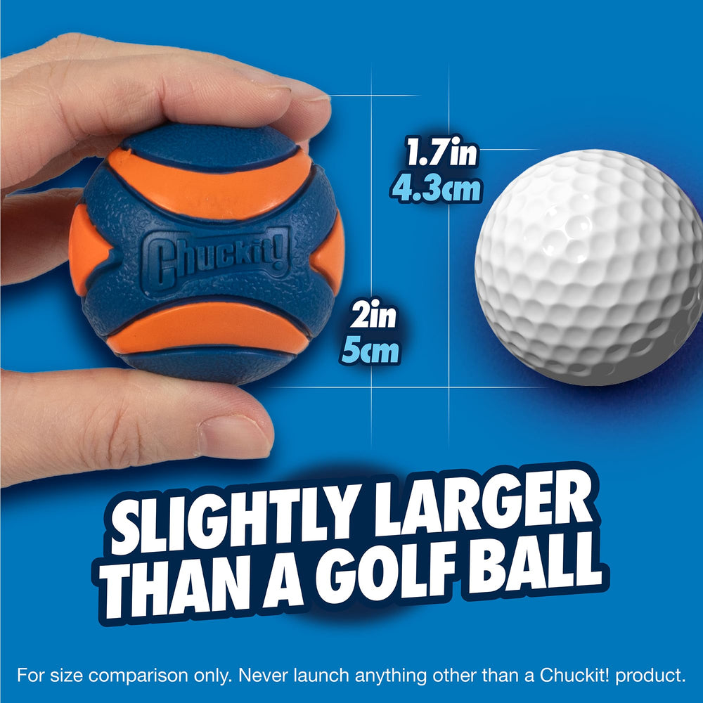Balle Chuckit! Ultra, surface facile à nettoyer après les jeux.