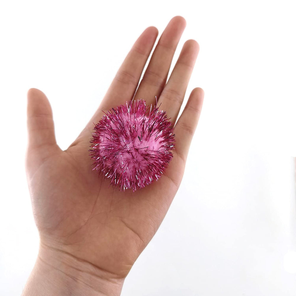 BallHull pompons tinsel rouge de 2 po, attirent l'attention et encouragent l'exercice.