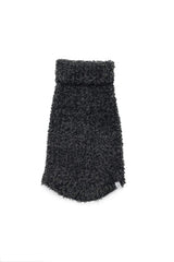 Ouverture pour laisse sur le pull, pratique pour les promenades.