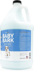 Shampoing Bark2Basics Puppy en mousse, démêlage facile et pelage doux.