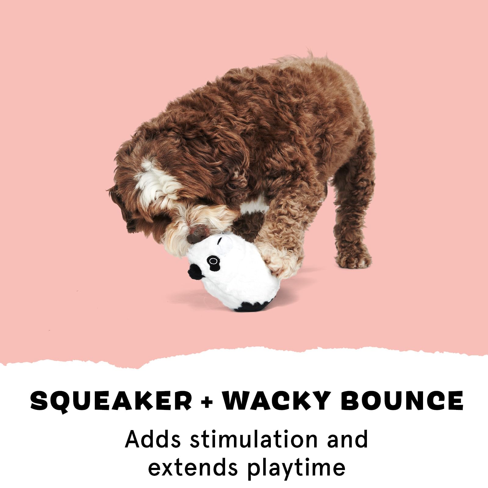 Jouet Panda BarkBox mélange peluche et surface caoutchouc pour amusement durable.