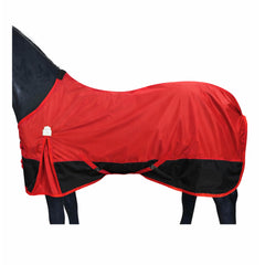 BARN & STABLE couverture-turnout sur cheval au pré, protection légère et anti-frottement du garrot