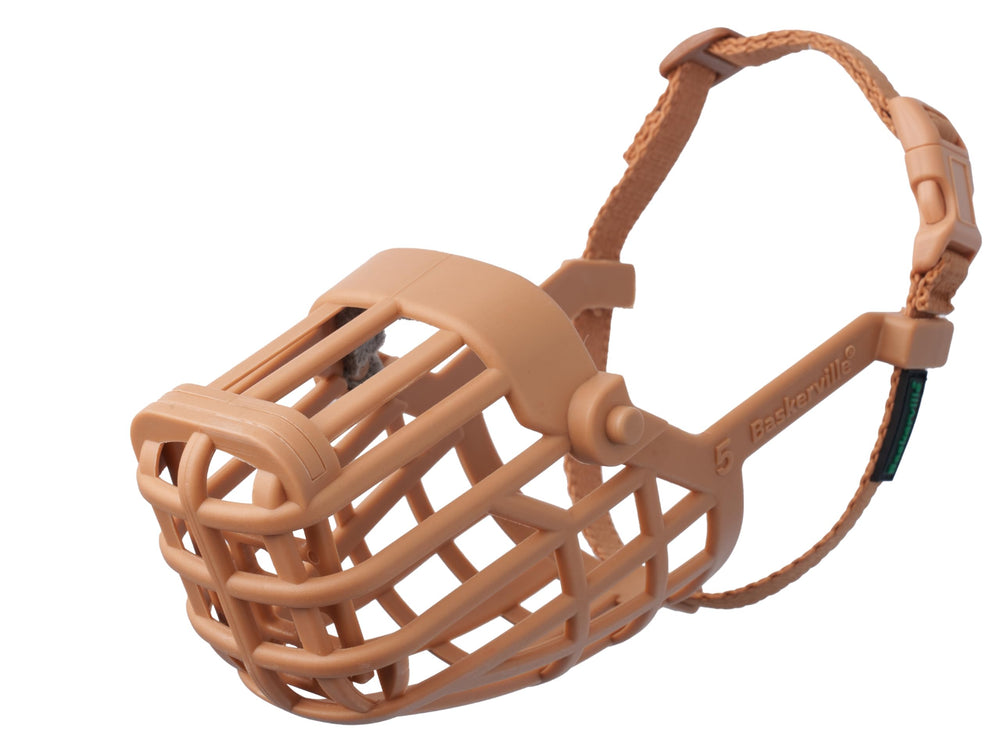 Baskerville Classic Basket Muzzle, focus confort-respiration, idéal pour chiens actifs lors des promenades.
