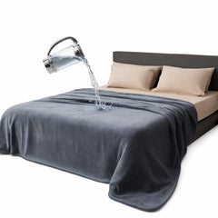 Bedding Aid couverture imperméable gris lune protège lit et canapé des déversements.