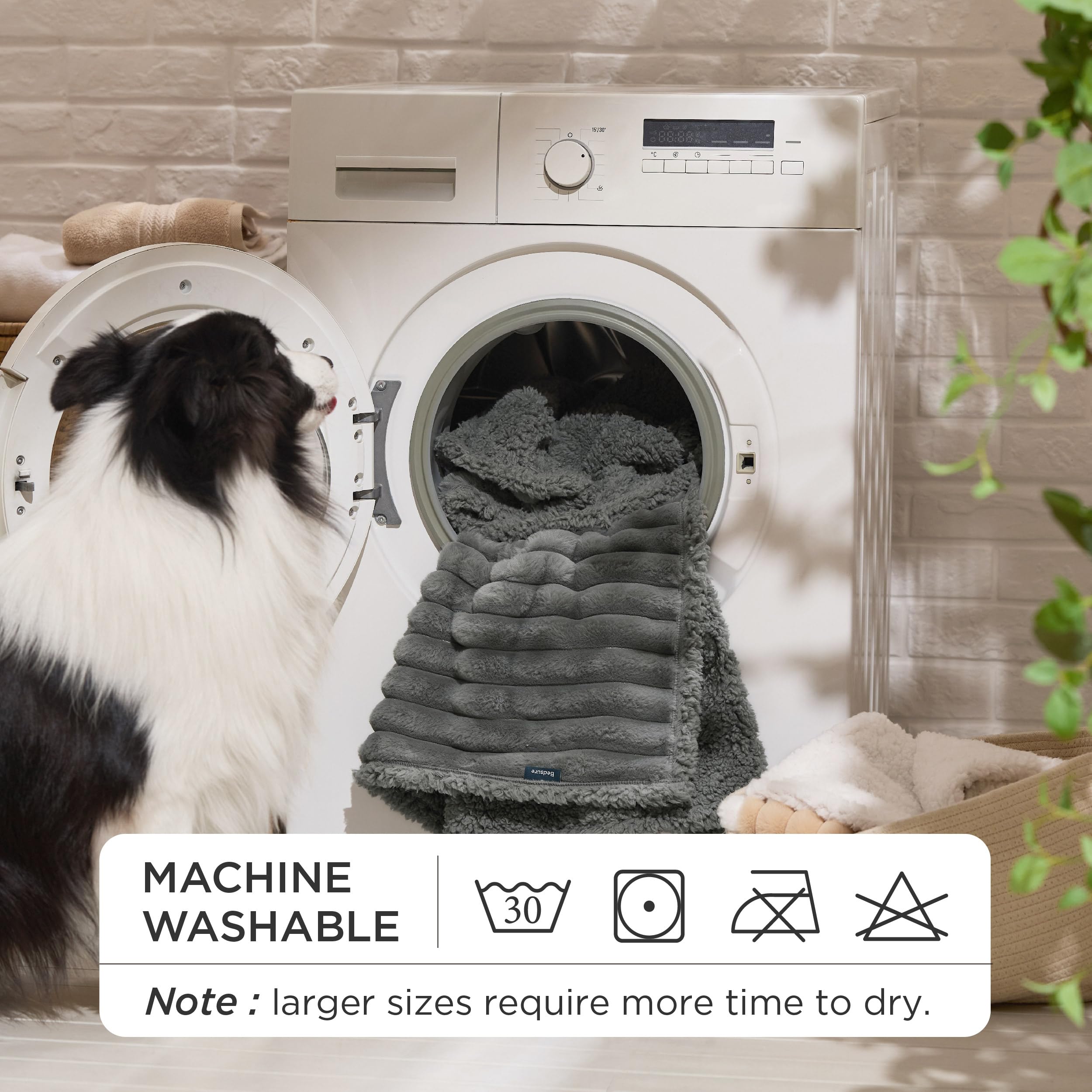 Couleur Gris Chaud Bedsure ComfyFleece, esthétique discrète et facile à assortir.
