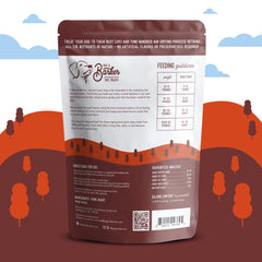 Chien heureux dégustant Beg & Barker chips de porc pour chien friandise naturelle.