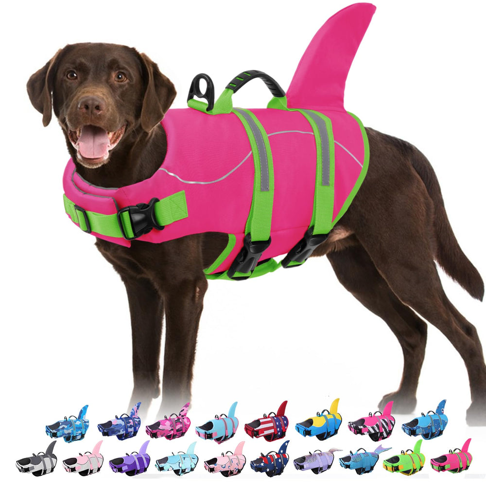 Gilet Bess Bridal en forme de requin rose pour chien, sécurité et style.