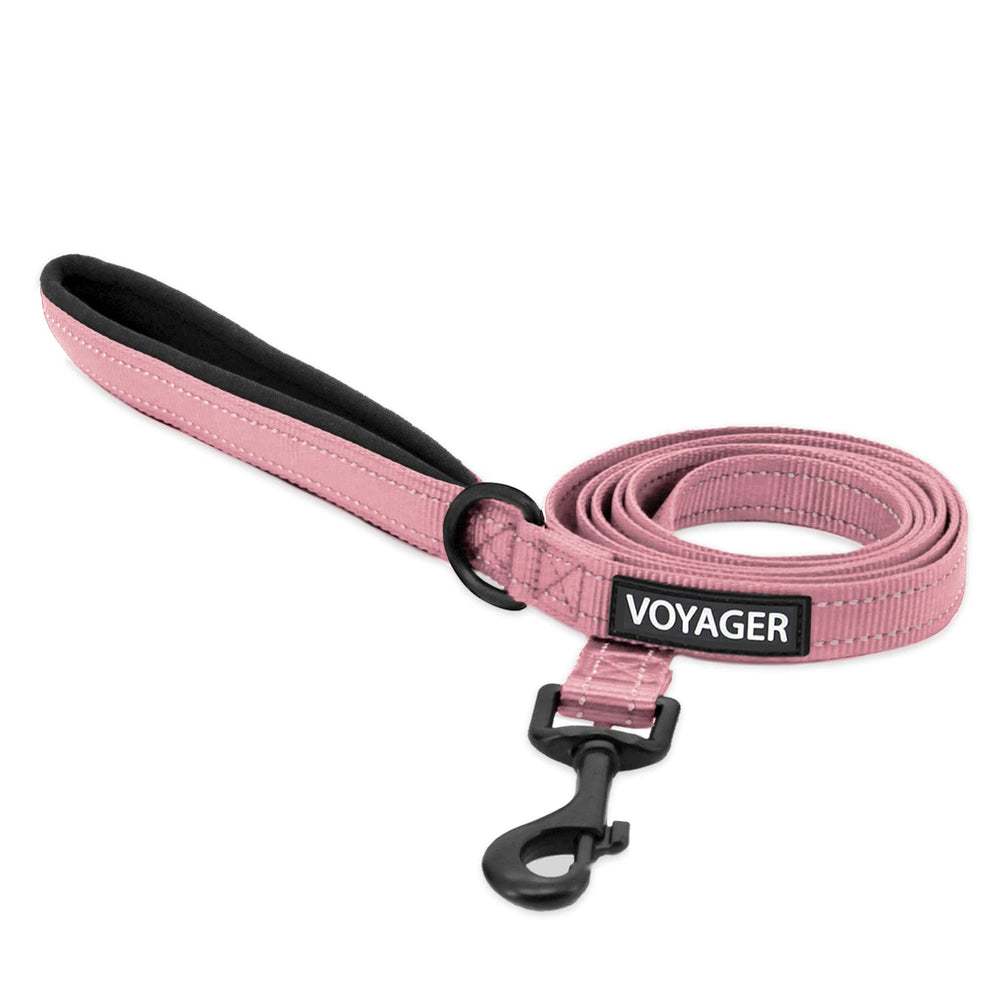 Longe réfléchissante Best Pet Supplies Voyager rose pour des promenades nocturnes sécurisées.