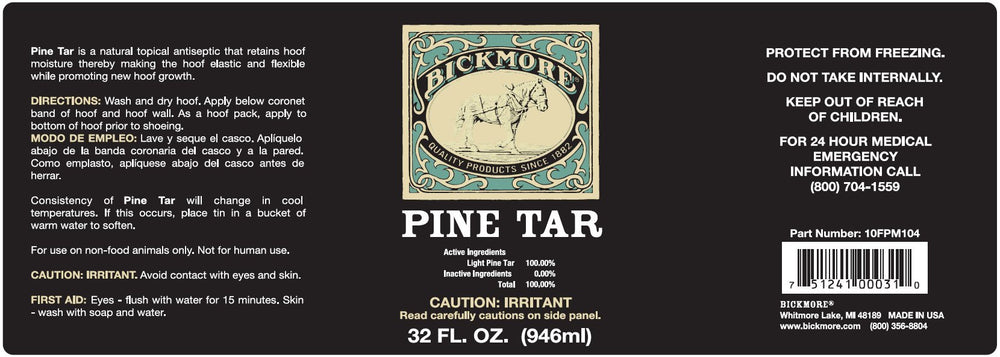 Application sur sabot en cours avec Bickmore Pine Tar pour protéger le sabot.