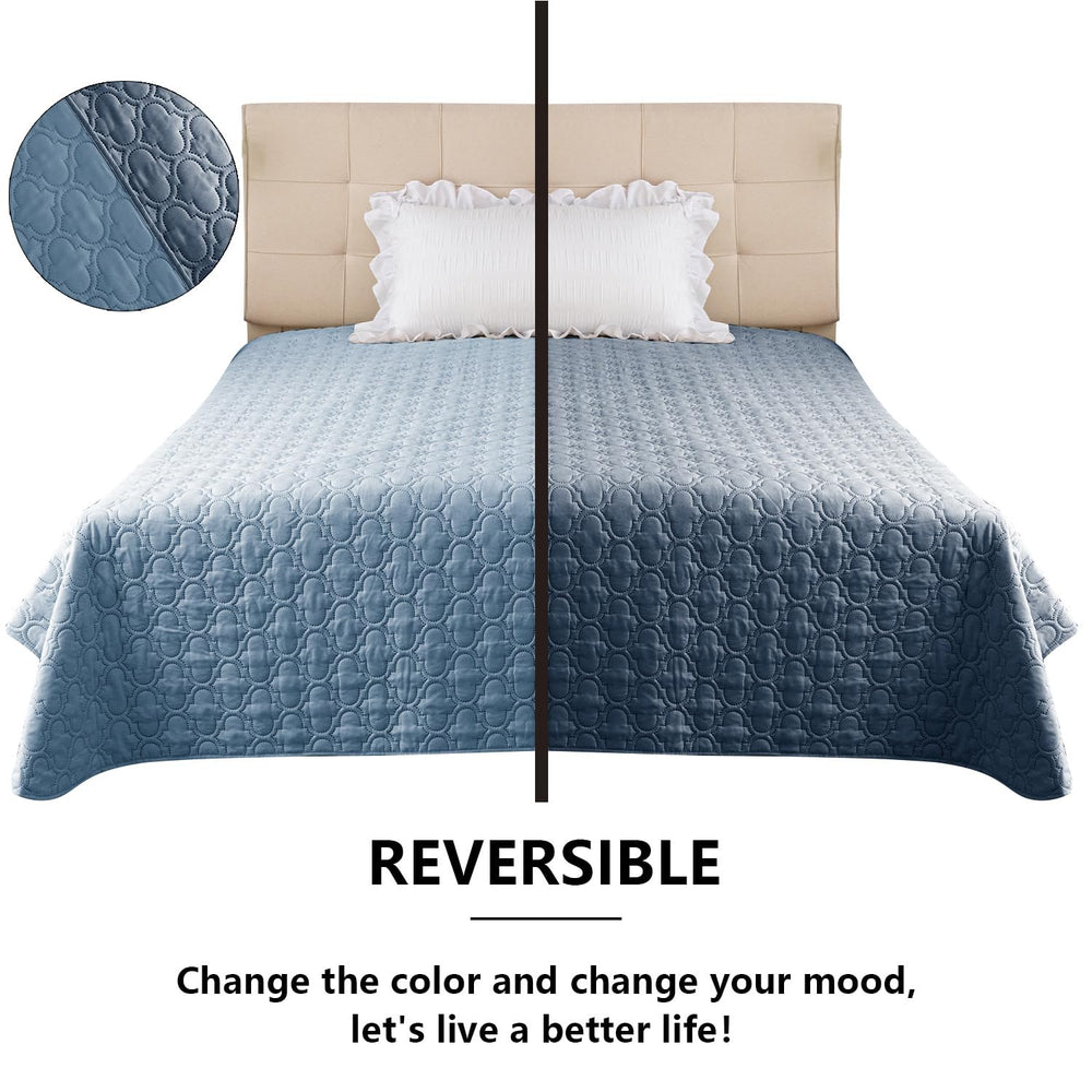 Couverture Bigbeer reversible offre deux couleurs pour varier le style.