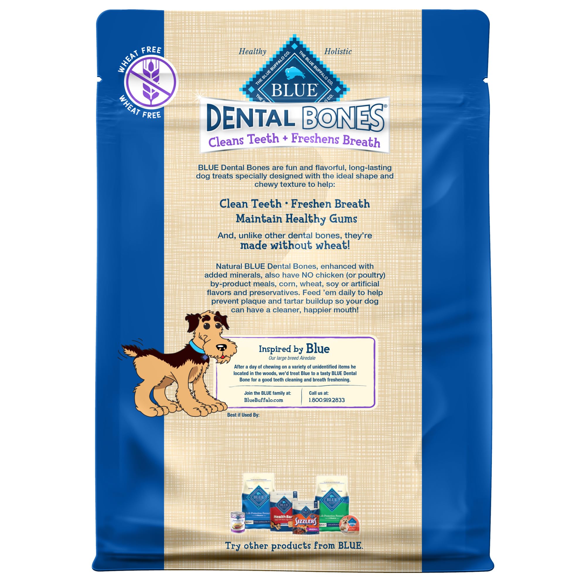 Blue Buffalo Dental Bones en action, chien mâchant et appréciant le goût.