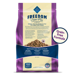 Blue Buffalo Freedom croquettes au poulet, texture sans céréales adaptée aux chats matures.