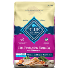 Blue Buffalo Life Protection Formula Senior pour petites races, emballage 15 lb, pratique et fiable.