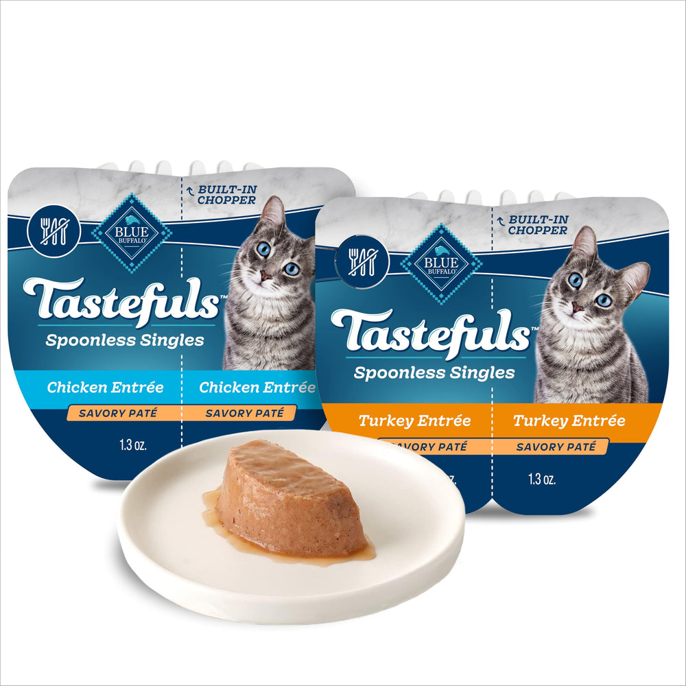 Blue Buffalo Tastefuls pâté poulet et dinde dans des cups faciles à ouvrir, pratique pour un repas.