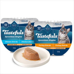 Blue Buffalo Tastefuls pâté poulet et dinde dans des cups faciles à ouvrir, pratique pour un repas.