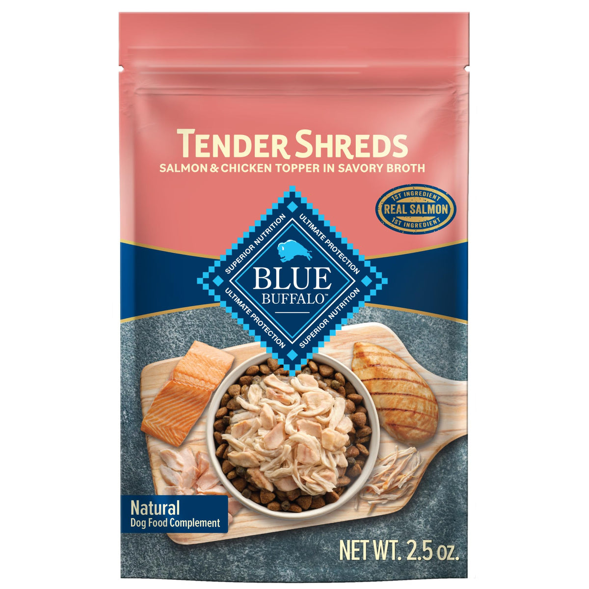 Blue Buffalo Tender Shreds en sachet saumon-poulet, portion pratique pour chaque repas.