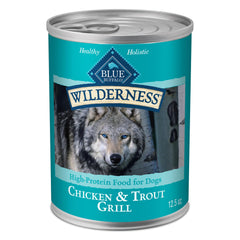 Blue Buffalo Wilderness poulet-truite grillée en boîte, repas protéiné pour chien actif.