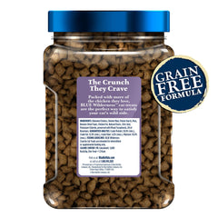 Blue Buffalo Wilderness Crunchy Cat Treats sans céréales, texture croquante appréciée des chats.